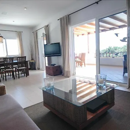 Leandra With Sea Views And A Mini Tennis Court بْوُرتو كاليرو