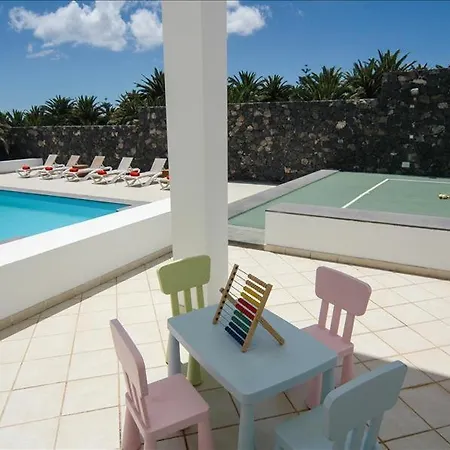 Leandra With Sea Views And A Mini Tennis Court